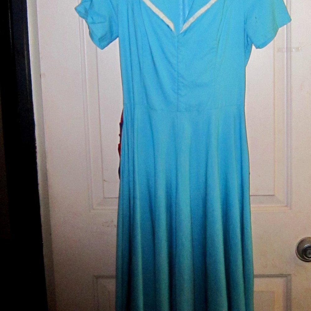DRESS FLOWING SKIRT Costumes, Reenactment, Theater Apparel GOWNTOWN MEDIUM BLUE